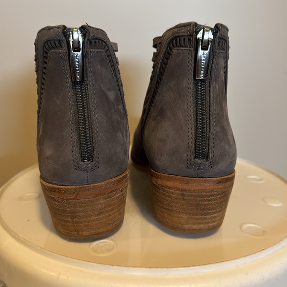 Vince Camuto ankle boot - Picture 5 of 7